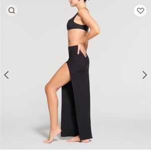 SKIMS NWT raw edge skirt